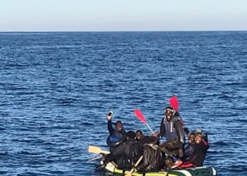 CGT denuncia el peligroso rescate de este jueves en aguas de Tarifa, donde 9 personas han estado a punto de perder la vida