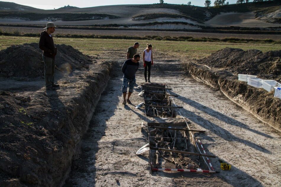 CGT muestra su desacuerdo con una nueva decisión judicial en relación al archivo de la causa de la fosa de los maestros en Soria