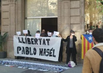 Crida a posar en peu assemblees d’estudiants  per la llibertat d’expressió i contra la monarquia  als instituts i facultats