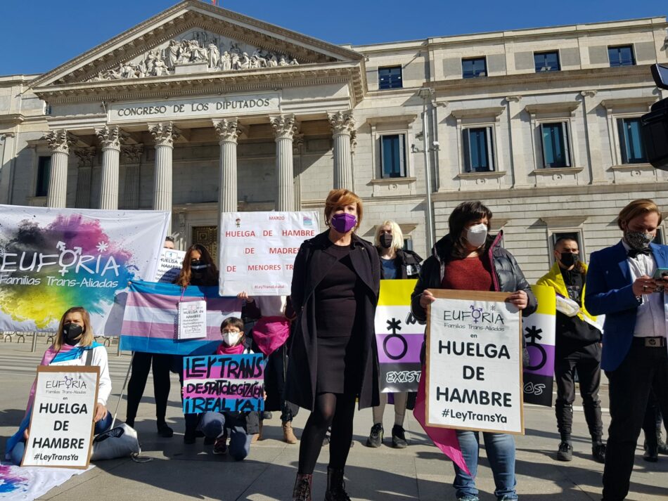 Ante el bloqueo del PSOE a la Ley Trans, más de setenta activistas trans inician hoy una huelga de hambre indefinida