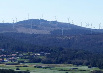 El respaldo del PP a los parques eólicos de EDP Renovables proyectados en la espectacular franja costera de Laxe amenazan la supervivencia del sector turístico de la Costa da Morte