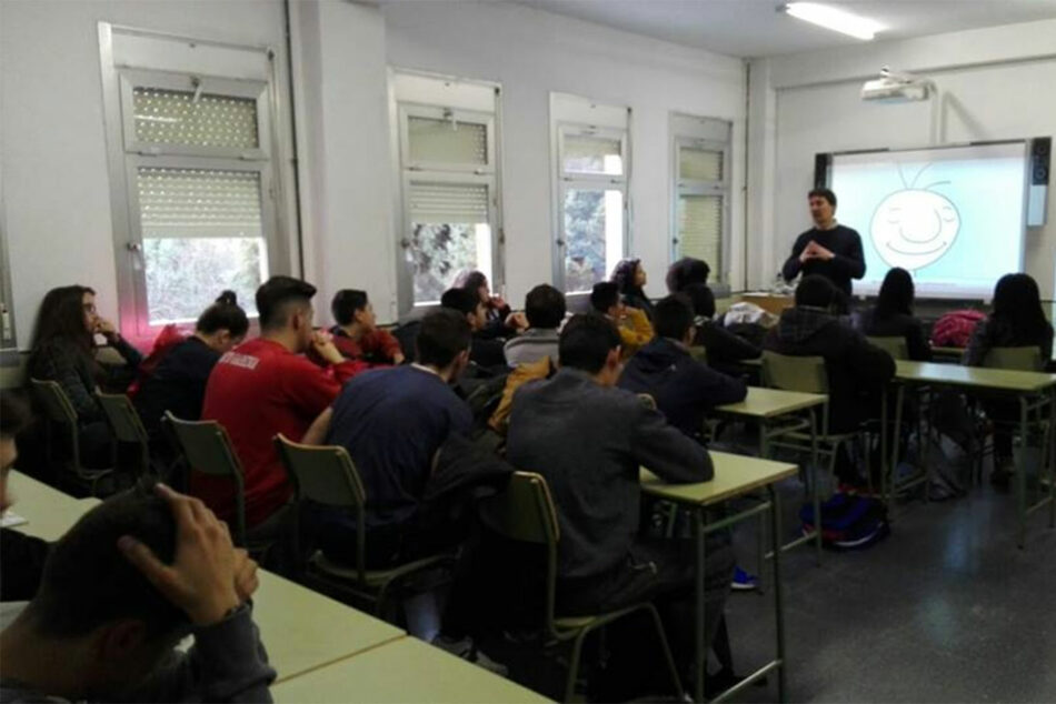 Unidas Podemos IU Alcalá de Henares lleva moción al Pleno del Ayuntamiento en contra del cierre del IES Albéniz, CEIP El Juncal y CEIP Reyes Católicos