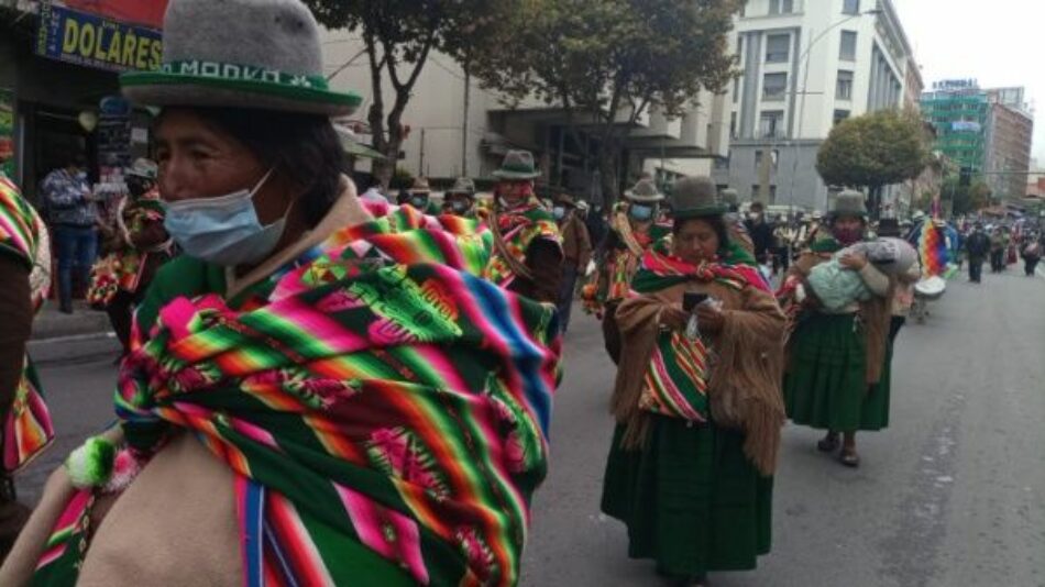 Miles de bolivianos marcharon en todo el país exigiendo justicia por los crímenes de los golpistas