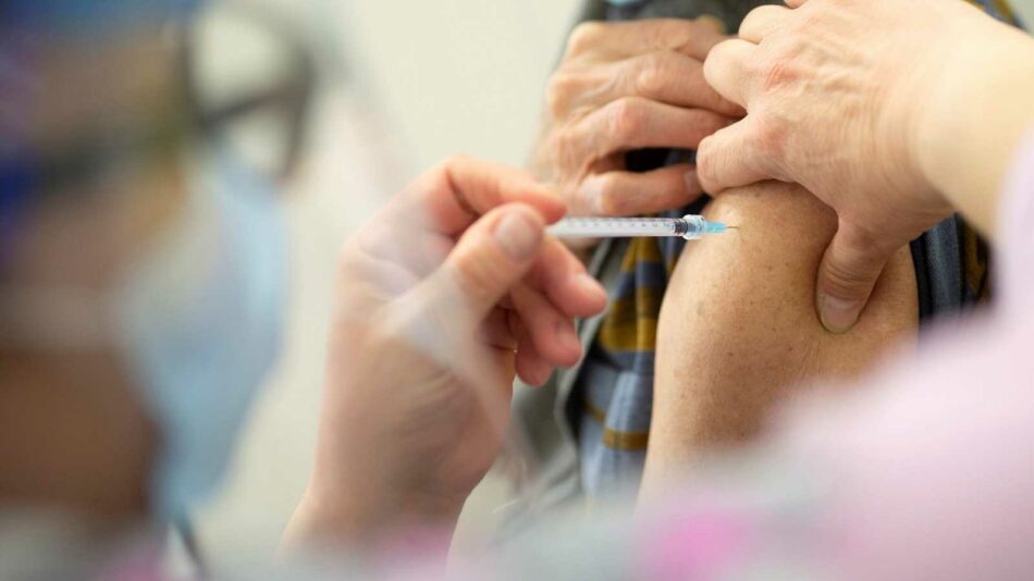 SIDI denuncia que se estén dando citas para la segunda dosis de la vacuna de Astrazeneca a los opositores en las mismas fechas de la realización del proceso selectivo de 2021