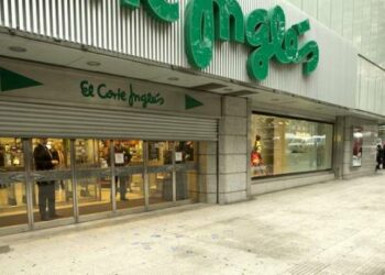 El Corte Inglés deja en la calle a 3.292 trabajadores y entra en el negocio de la comercialización de energía eléctrica