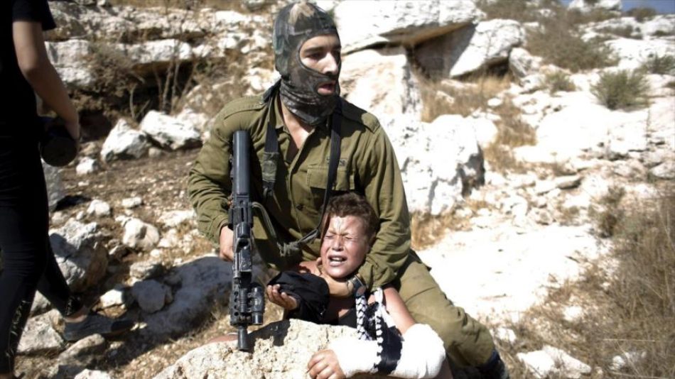 Informe: Israel aplica “tortura brutal” a menores presos palestinos
