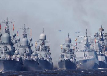 Rusia despliega buques de guerra cerca de fronteras con Ucrania