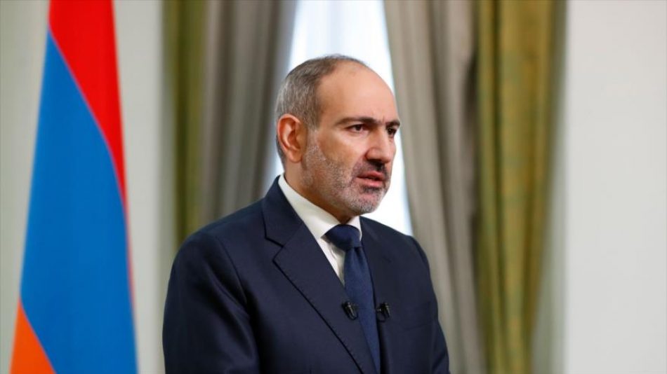 Dimite el primer ministro armenio y convoca elecciones anticipadas