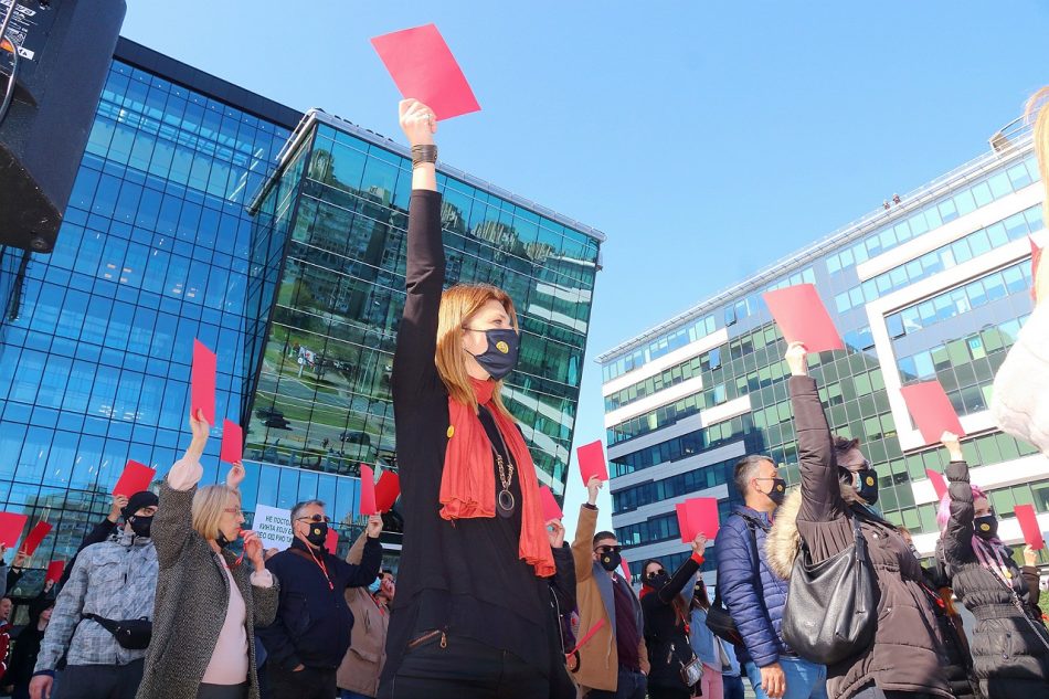 Más de 60.000 personas se oponen al proyecto de Rio Tinto para abrir una mina de litio en el valle serbio del Jadar