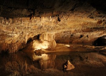 El ‘boom’ de las renovables le explota en la cara a Miguel Ángel Revilla: rechazo total de la espeleología cántabra al parque eólico Garma Blanca