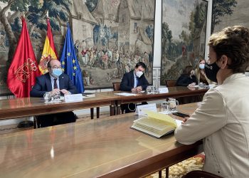 Iceta se compromete a consensuar antes del verano con CCAA, EELL y sindicatos las medidas para reducir la temporalidad en las administraciones públicas