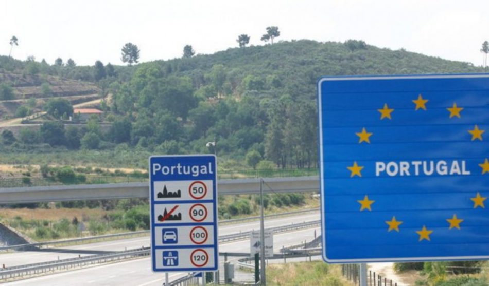 El gobierno anuncia una prórroga al control fronterizo por tierra con Portugal por los brotes de COVID-19