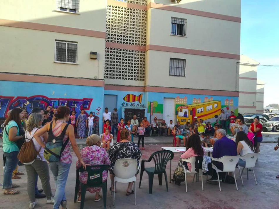 Los vecinos de El Puche (Almería) inician movilizaciones ante los cortes de luz