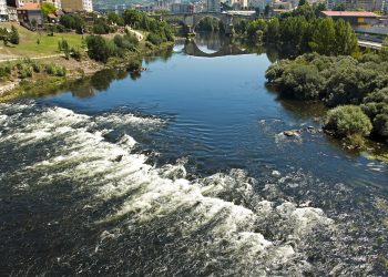 A Confederación Hidrográfica Miño-Sil sanciona ao Concello de Ourense por verteduras ilegais ao río Miño