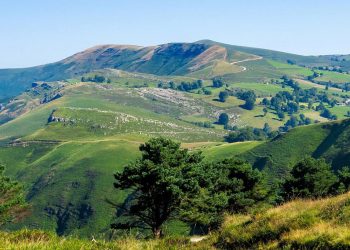 El Gobierno de Cantabria califica de «inadmisibles» los impactos del parque eólico Garma Blanca y rechaza su instalación en los Valles Pasiegos