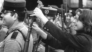 La Revolución de los Claveles: una transformación histórica en Portugal