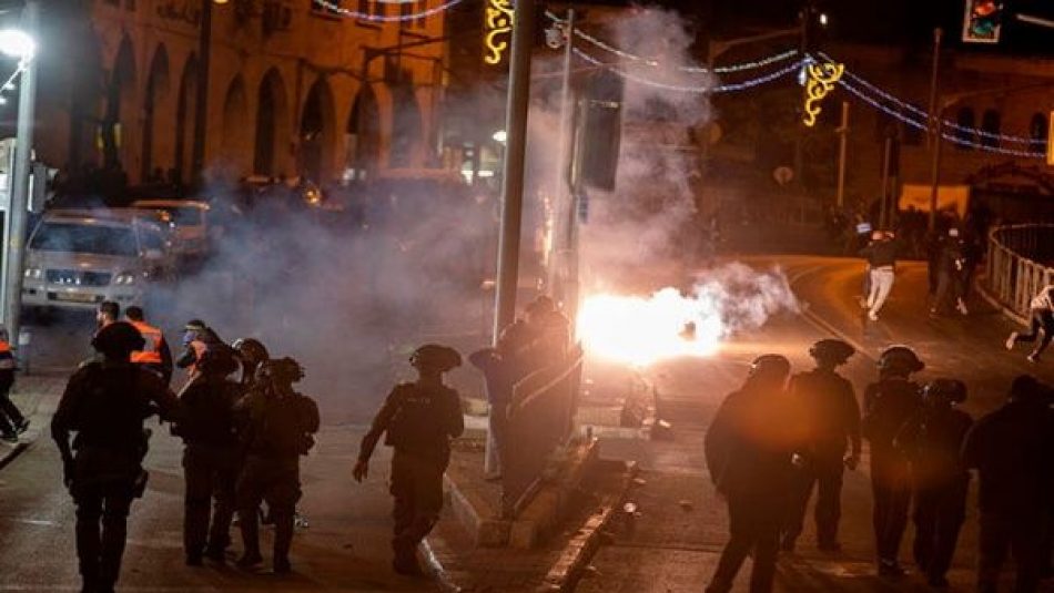 Disturbios nocturnos en Jerusalén dejan más de 100 heridos