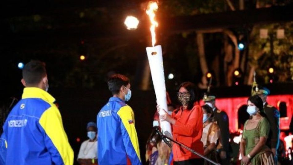 Encienden en Venezuela Antorcha Libertaria y Bolivariana