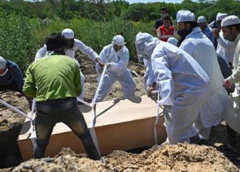 OMS alerta: Muertos por la COVID-19 son dos o tres veces mayores