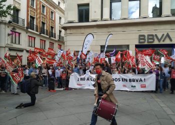 Miles de personas acudieron a las movilizaciones de la plantilla de BBVA en quince ciudades