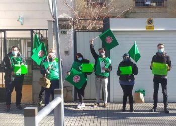 PAH y la Asociación Andaluza de Barrios Ignorados detienen en Jaén el desahucio de una pareja y sus cuatro hijos