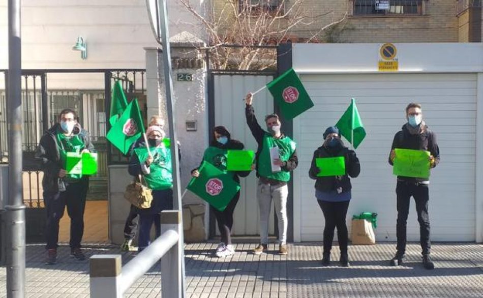 PAH y la Asociación Andaluza de Barrios Ignorados detienen en Jaén el desahucio de una pareja y sus cuatro hijos