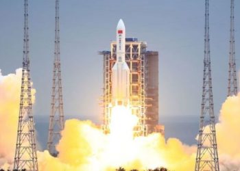 Los restos de cohete chino Larga Marcha 5B caen en océano Índico