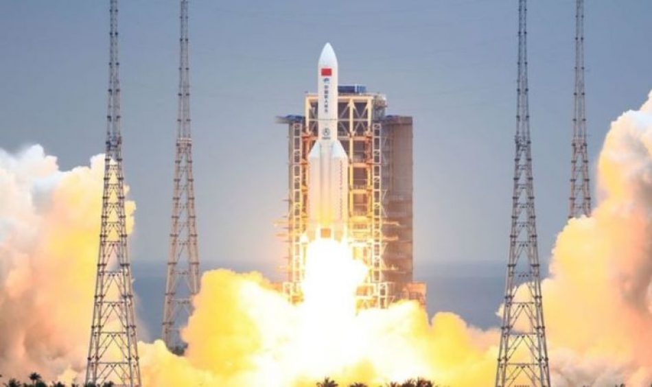 Los restos de cohete chino Larga Marcha 5B caen en océano Índico