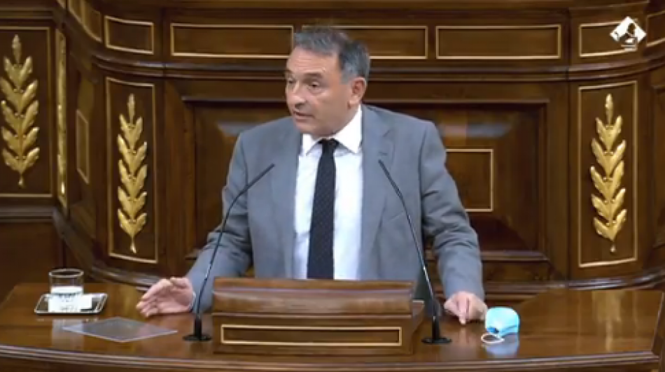 Enrique Santiago reclama a la ultraderecha en el Congreso que “abandone ya la política guerracivilista y de enfrentamiento” y empiece a “apoyar a las personas trabajadoras de este país”