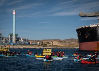 Greenpeace y Ecologistas en Acción rechazan cualquier pretensión de retrasar el cierre de la térmica de Carboneras (Almería)