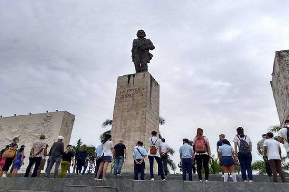 Homenaje a Ernesto Guevara en ciudad de Cuba que guarda sus restos