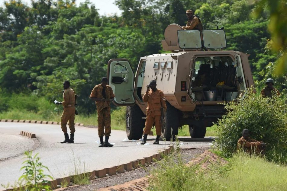 Milicias islamistas asesinan a 138 personas en Burkina Faso