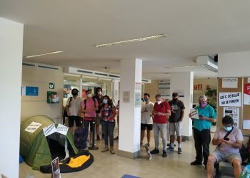 Nos encerramos en la Gerencia de Atención Primaria de la Comunidad de Madrid para exigir una asistencia sanitaria pública y de calidad