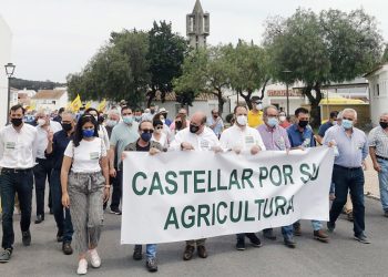 Manifestación-tractorada en Castellar de la Frontera: El Campo de Gibraltar saca los «tanques» a la calle contra la irracionalidad de los proyectos fotovoltaicos