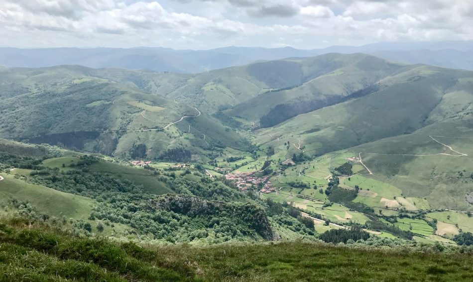 El Ejecutivo de Miguel Ángel Revilla permite la destrucción de uno de los paisajes de montaña más espectaculares de Cantabria con su autorización ambiental al parque eólico El Escudo