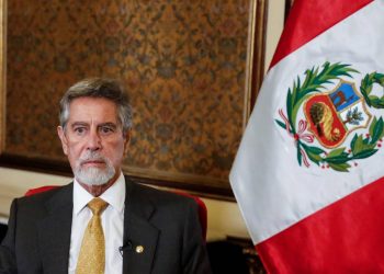 El presidente en funciones de Perú pide investigar los indicios de golpe militar contra Pedro Castillo