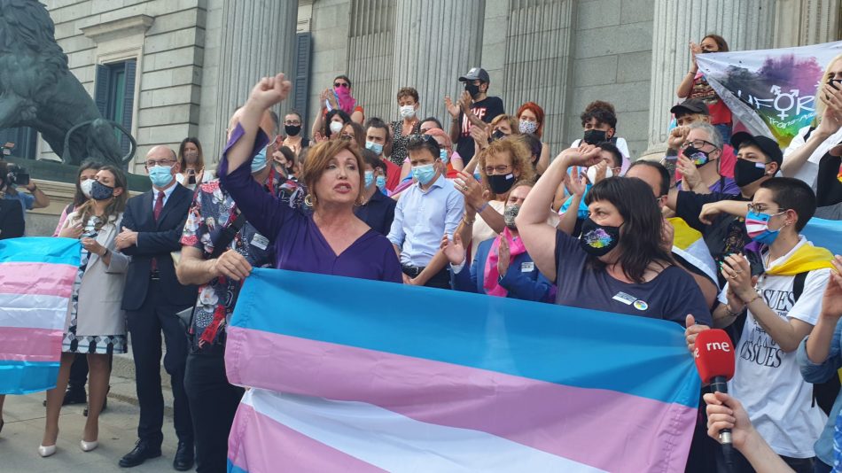 Los colectivos trans piden al Ministerio de Igualdad no aceptar una Ley Trans que excluya a menores trans, personas no binarias y migrantes