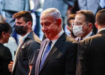 “La Marcha de las Banderas” la última esperanza de Netanyahu: el enemigo camino a someterse a las amenazas de la resistencia