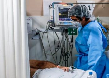 Brasil registra cifra récord de 115.228 casos de la Covid-19