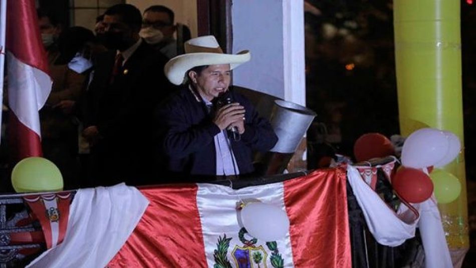 Dirigentes felicitan a Pedro Castillo tras liderar comicios en Perú