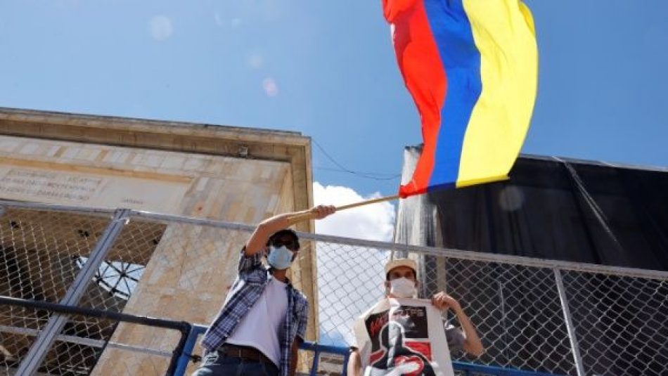 Grupos paramilitares retienen a ciudadanos en Norte de Santander, Colombia