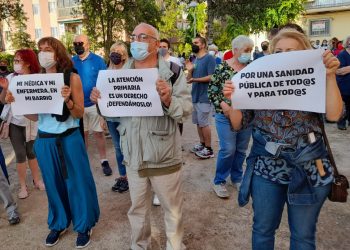 Cuarta semana consecutiva de concentraciones vecinales contra el cierre estival de centros de salud de Madrid