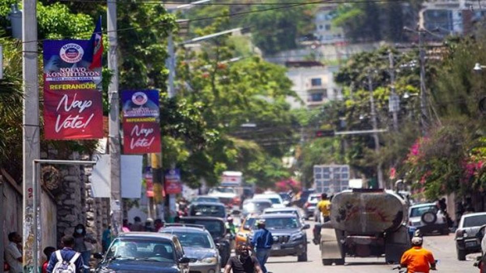 Autoridades haitianas posponen referéndum constitucional