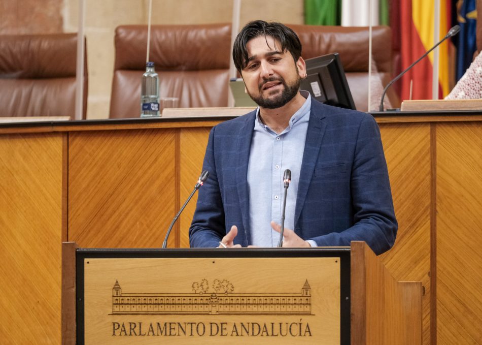 Ismael Sánchez recoge las denuncias de que la Junta no prevé, al alumnado confinado, en el Programa de Refuerzo de Alimentación Infantil