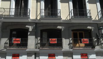 Los sindicatos de Inquilinas lamentan que la nueva Ley de Vivienda de la Junta de Andalucía beneficio solo a la especulación inmobiliaria