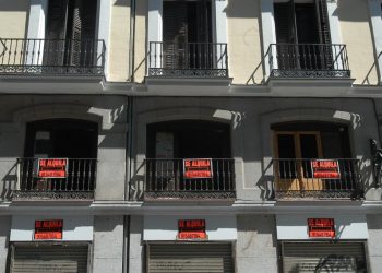 Asociaciones vecinales emprenderán acciones legales contra la Comunidad de Madrid por su inacción ante las viviendas turísticas