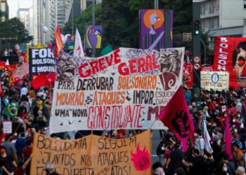 La mayoría de brasileños apoya destitución de Bolsonaro