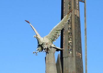 La CUP valora como «lamentable» la paralización de la retirad del monumento franquista de Tortosa