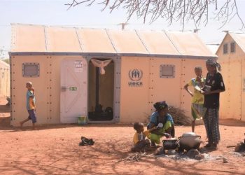 ACNUR advierte de una cifra récord de personas forzadas a huir de la violencia en Burkina Faso