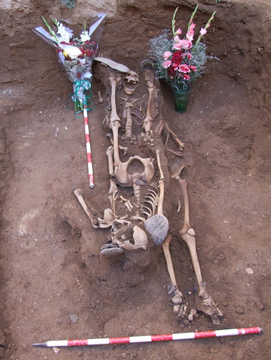 Exhumación de una fosa de asesinados por la dictadura Franquista en Pedroche (Córdoba) en 1948